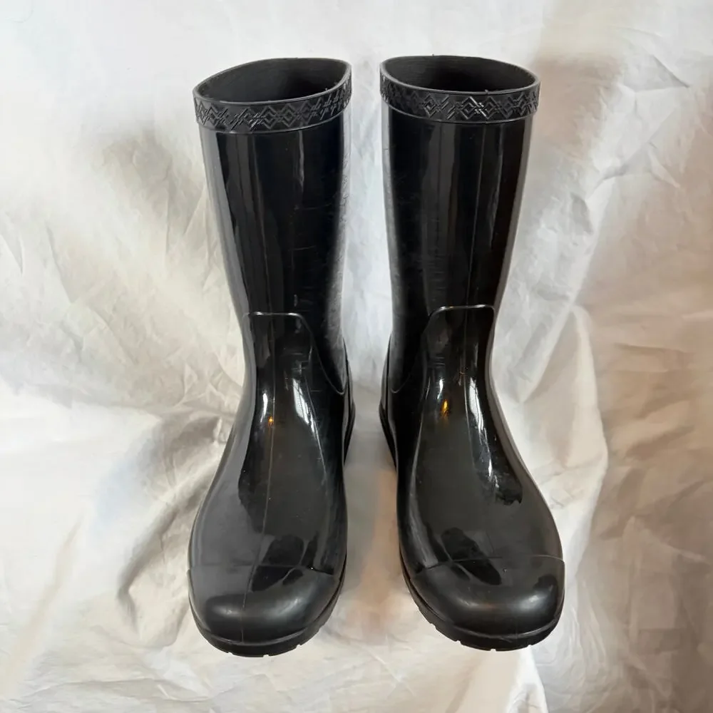 UGG Girls Raana black mid calf rain boots.  Waterproof.  Size 4.